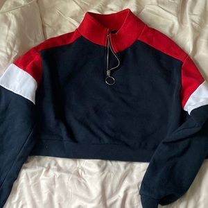 long sleeves cropped top